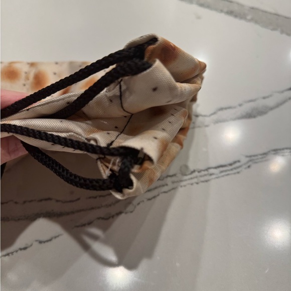 NWOT Matzah Drawstring Bag Backpack and gently used Shmutzy Girl Book - Picture 4 of 12